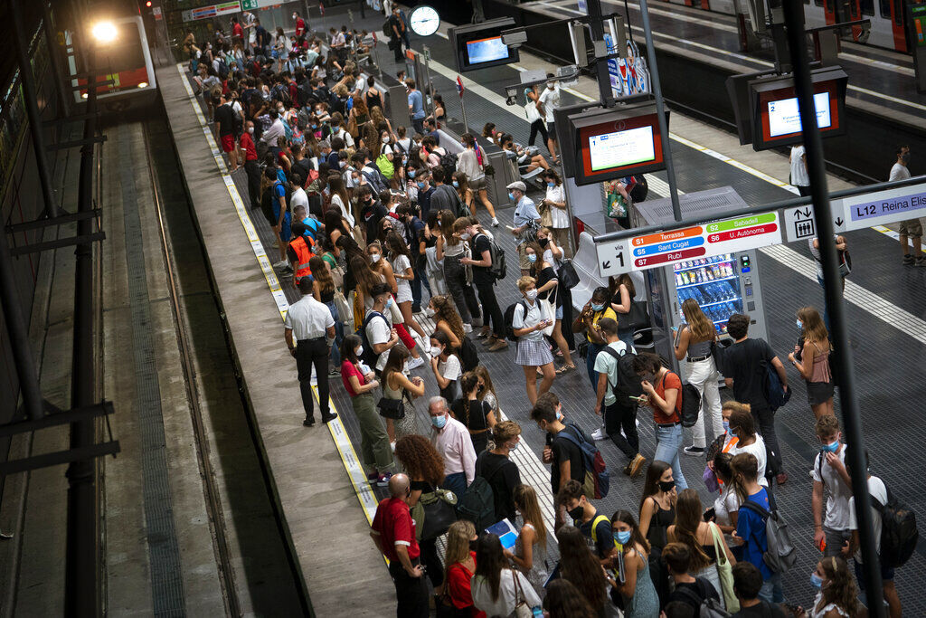 APTOPIX Virus Outbreak Spain
